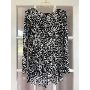 Dunia Black & White Patterned Blouse with Scalloped Hem
